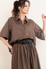 Est'Seven |  Poplin blouse Alijah | brown | Picture 5