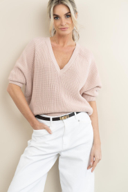 by-bar |  Cotton sweater with V-neck Lune | pink | Picture 2