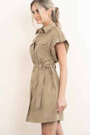 Aaiko |  Mini dress with bow belt Joyce | green | Picture 8