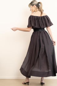 Copenhagen Muse |  Off-shoulder maxi dress Molly | brown | Picture 6