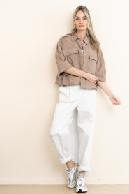 Copenhagen Muse |  Poplin barrel trousers Selena | natural | Picture 2