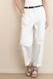 Copenhagen Muse |  Poplin barrel trousers Selena | natural | Picture 6