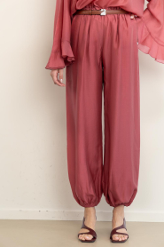 Devotion |  Barrel pants Silkstone | dark pink | Picture 5
