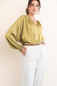 Drykorn |  Satin top with pleats Harleen | yellow | Picture 6