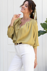 Drykorn :  Satin top with pleats Harleen | yellow - img6