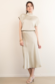 Drykorn |  Satin midi skirt Ura | beige | Picture 4