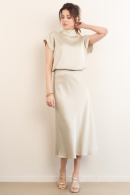 Drykorn |  Satin midi skirt Ura | beige | Picture 6