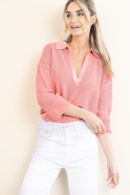 Drykorn |  Knitted sweater with V-neck Jorgia | coral | Picture 6