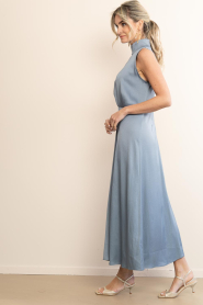 Drykorn :  Satin maxi dress Amabel | blue - img8