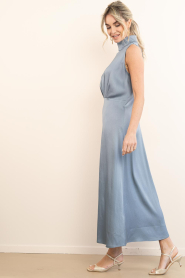Drykorn :  Satin maxi dress Amabel | blue - img9