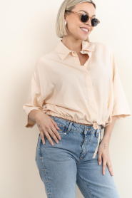 Drykorn :  Blouse with elastic waistband Lainay | pink - img6