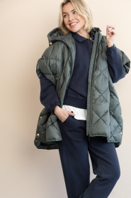 Deblon :  Padded body warmer Carice | dark green - img2