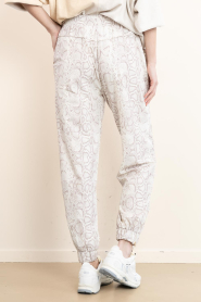 Deblon |  Pants with snake print Donna | beige | Picture 6