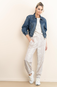 Deblon |  Pants with snake print Donna | beige | Picture 2