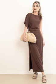 Dante6 |  Off shoulder maxi dress Aliki | brown | Picture 2