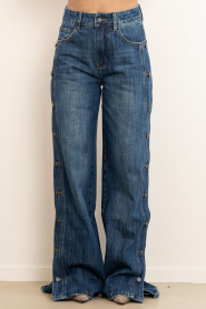 Haute L'Amitié :  Jeans with buttons Denize | blue - img6