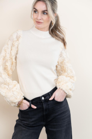 Co'Couture |  Sweater with flower embroidery Merica | natural | Picture 4