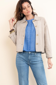 STUDIO AR :  Suede cropped jacket Elaine | taupe - img9