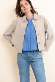 STUDIO AR :  Suede cropped jacket Elaine | taupe - img10