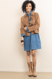 STUDIO AR :  Suede cropped jacket Elaine | camel - img4