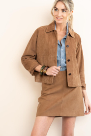 STUDIO AR :  Suede cropped jacket Elaine | camel - img7