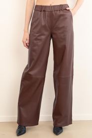 STUDIO AR |  Wide leg leather pants Thalina | burgundy | Picture 4