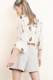 STUDIO AR :  Suede short Sofie | taupe - img9