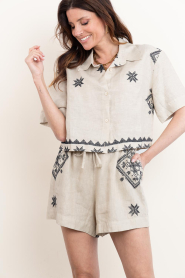 Greek Archaic Kori |  Linen short with embroidery Lefkada | beige | Picture 7