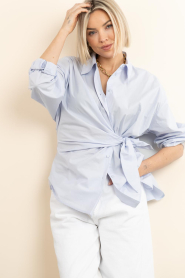 Club L'avenir |  Blouse with tied detail Seliy | blue | Picture 9