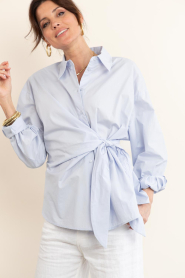 Club L'avenir |  Blouse with tied detail Seliy | blue | Picture 5