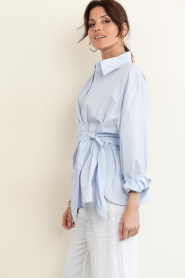 Club L'avenir |  Blouse with tied detail Seliy | blue | Picture 7