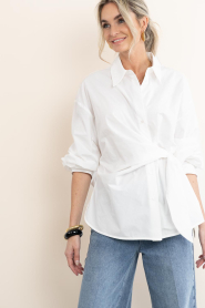 Club L'avenir |  Blouse with tied detail Seliy | natural | Picture 2