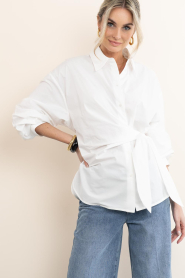 Club L'avenir |  Blouse with tied detail Seliy | natural | Picture 6