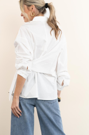 Club L'avenir |  Blouse with tied detail Seliy | natural | Picture 10