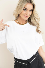 Club L'avenir |  T-shirt with logo Cloe | white | Picture 7