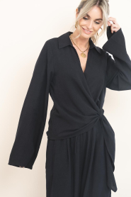 Club L'avenir |  Linen viscose mix top Zula | black | Picture 6