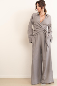 Club L'avenir |  Linen viscose mix trousers Zadar | taupe | Picture 2