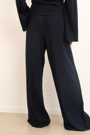 Club L'avenir |  Linen viscose mix trousers Zadar | black | Picture 6