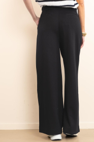 Club L'avenir |  Wide leg joggers Lelea | black | Picture 6