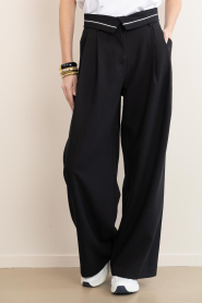 Club L'avenir :  Pants with flap Alaya | black - img5