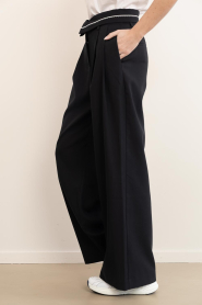 Club L'avenir :  Pants with flap Alaya | black - img7