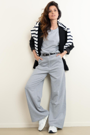 Club L'avenir |  Cropped T-shirt Mary | grey | Picture 3