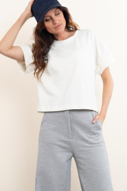 Club L'avenir |  Cropped T-shirt Mary | natural | Picture 4