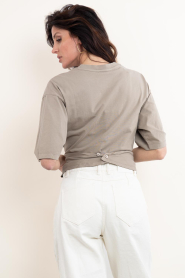 Club L'avenir |  Tailored T-shirt Riv | brown | Picture 8