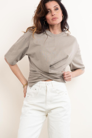 Club L'avenir |  Tailored T-shirt Riv | brown | Picture 4