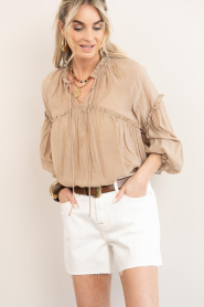 Second Female :  Chiffon top Tundra | beige - img6