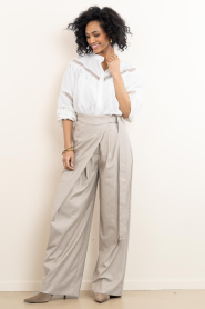 Second Female :  Trousers Sharo | beige - img4