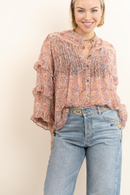 Maison Hotel :  Blouse with print and ruffles Cosima | pink - img7
