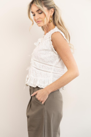 Maison Hotel :  Top with embroidery Camila | natural - img7