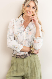 Maison Hotel :  Blouse with print Narciso | pink - img2